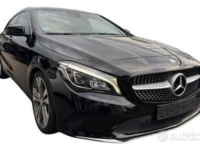 Usata Mercedes CLA200 Premium 156 CV (114 kW) 2017 Nero Station wagon