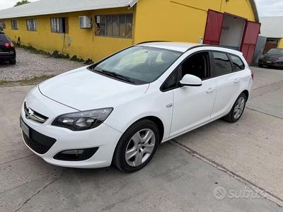 Usata Opel Astra Cosmo 110 CV (80 kW) 2014 Bianco Station wagon