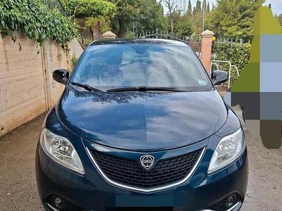 Gebraucht Lancia Ypsilon 69 PS (50 kW) 2016 Grün Kleinwagen