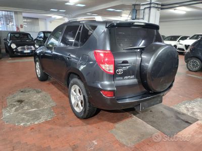 usata Toyota RAV4 RAV 42.2 d-4d 136cv dpf