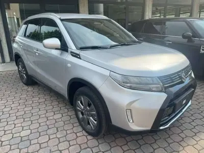 Nuova Suzuki Vitara 110 CV (80 kW) 2026 Argento SUV