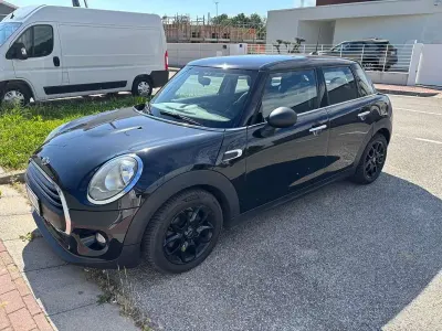 Usata Mini One D 95 CV (69 kW) 2017 Nero Utilitaria