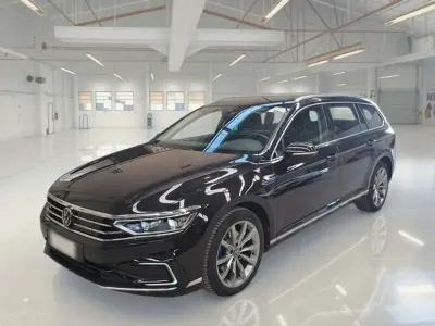 Usata VW Passat GTE 156 CV (114 kW) 2021 Nero Station wagon