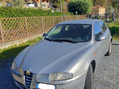 usata Alfa Romeo 147 1.9 JTD (115 CV) cat 5p. Distinctive