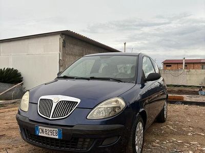 Usata Lancia Ypsilon 69 CV (50 kW) 2005 Blu Utilitaria