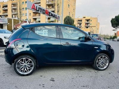Usata Lancia Ypsilon Platinum 86 CV (63 kW) 2016 Blu/azzurro Utilitaria