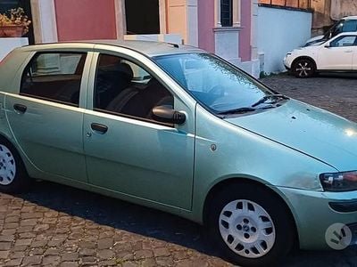 Usata Fiat Punto 80 CV (58 kW) 2000 Verde Utilitaria