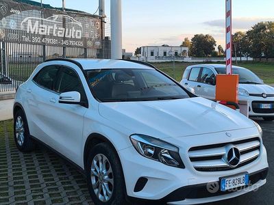 Usata Mercedes GLA180 110 CV (80 kW) 2016 Bianco SUV