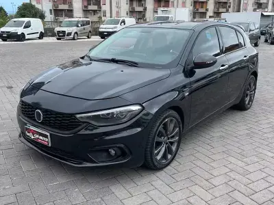 Usata Fiat Tipo Lounge 120 CV (88 kW) 2017 Nero Berlina