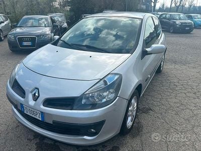 Usata Renault Clio II 85 CV (62 kW) 2006 Grigio Berlina