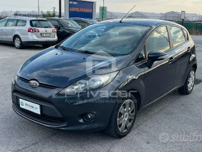 Usata Ford Fiesta 60 CV (44 kW) 2010 Grigio Utilitaria
