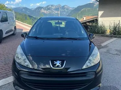 Usata Peugeot 207 75 CV (55 kW) 2007 Nero Berlina