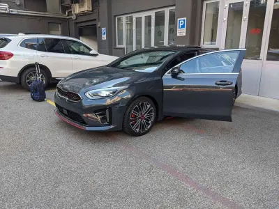 Usado Kia ProCeed GT 204 CV (150 kW) 2021 Gris Familiar