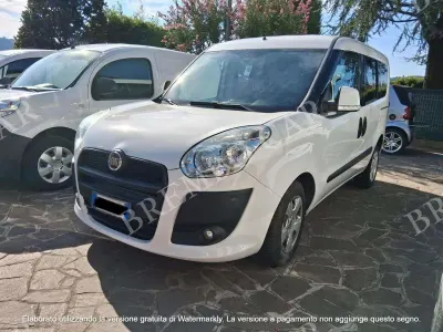 Usata Fiat Doblò 105 CV (77 kW) 2012 Bianco Monovolume