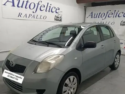 Usata Toyota Yaris 84 CV (61 kW) 2006 Grigio Berlina