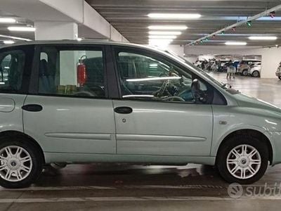 Begagnad Fiat Multipla 103 HK (75 kW) 2006 Blå Minibuss