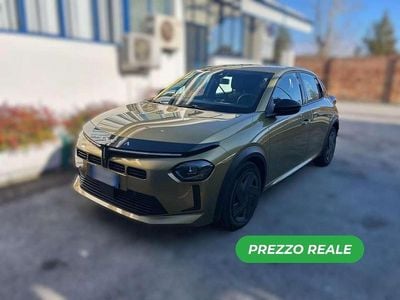 Usata Lancia Ypsilon 101 CV (74 kW) 2024 Oro Utilitaria