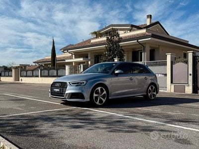 Usata Audi A3 S-Line 150 CV (110 kW) 2018 Argento Berlina