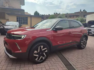 Usata Opel Mokka Elegance 131 CV (96 kW) 2021 Rosso SUV
