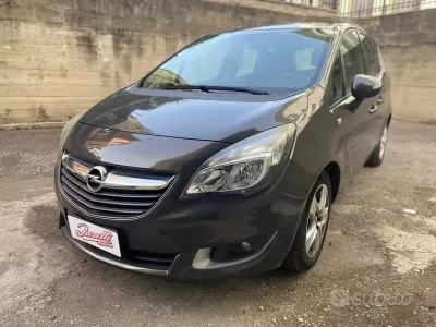 Usado Opel Meriva 120 CV (88 kW) 2017 Marrón Monovolumen