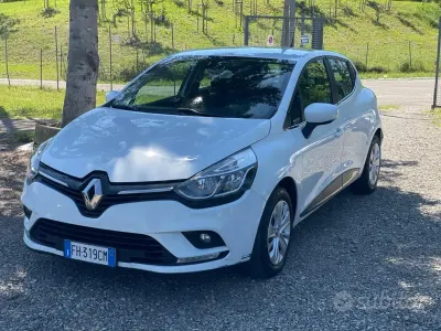 Second-hand Renault Clio IV Life 75 CP (55 kW) 2017 Alb Berlinǎ