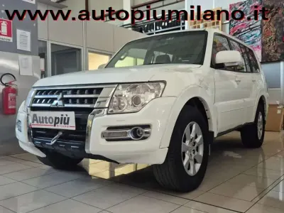 Usata Mitsubishi Pajero Intense 190 CV (139 kW) 2016 Bianco SUV