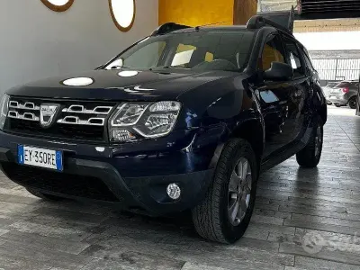 Usata Dacia Duster Lauréate 105 CV (77 kW) 2015 Bluazzurro SUV