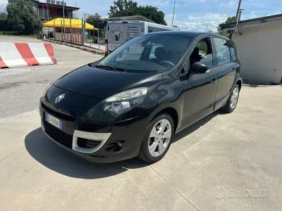 Usata Renault Scénic 130 CV (95 kW) 2010 Nero Monovolume