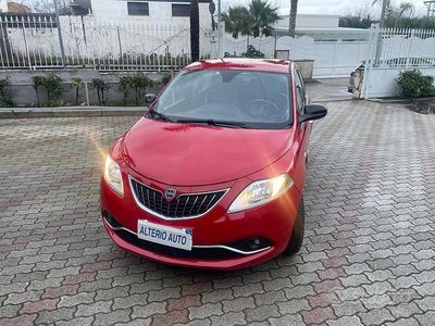Usata Lancia Ypsilon 69 CV (50 kW) 2016 Rosso Utilitaria