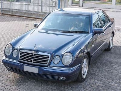 Mercedes E200
