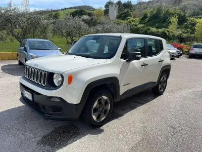 Usata Jeep Renegade Sport 120 CV (88 kW) 2017 Bianco SUV