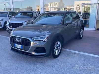 Begagnad Audi Q3 Business 150 HK (110 kW) 2023 Grå SUV
