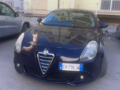 Usata Alfa Romeo Giulietta Distinctive 105 CV (77 kW) 2011 Blu/azzurro Utilitaria