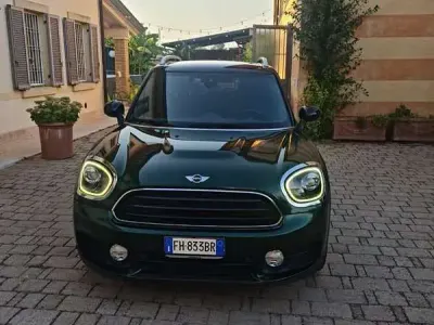 Usata Mini Cooper D Countryman 139 CV (102 kW) 2017 Verde SUV