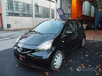 Usata Toyota Aygo 68 CV (50 kW) 2008 Nero Utilitaria