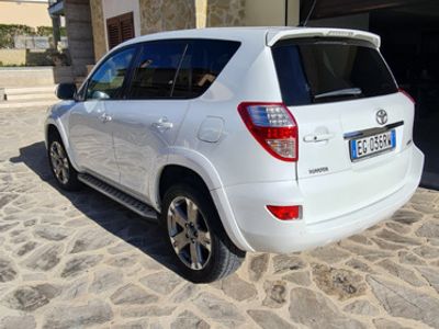 usata Toyota RAV4 RAV 4Crossover 2.2 d-4d Executive 150cv auto