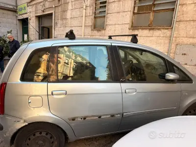 Usata Lancia Musa 90 CV (66 kW) 2006 Grigio Monovolume