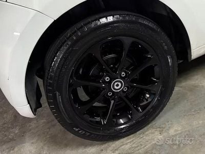 Begagnad Smart ForFour Passion 71 HK (52 kW) 2016 Vit Halvkombi