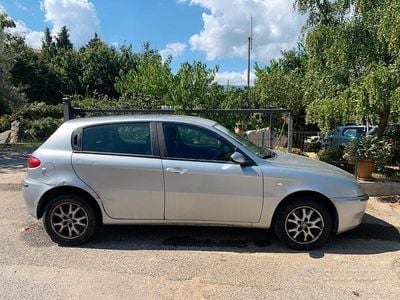Usata Alfa Romeo 147 101 CV (74 kW) 2003 Grigio Utilitaria