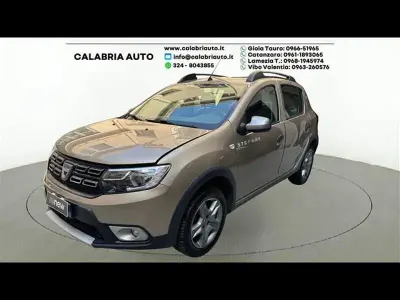 Usata Dacia Sandero Comfort 101 CV (74 kW) 2020 Beige(met.) Utilitaria