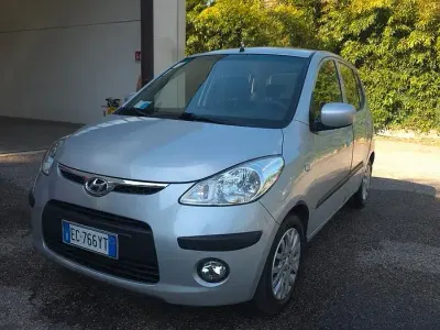 Używany Hyundai i10 66 KM (48 kW) 2010 Szary Hatchback