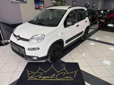 Usata Fiat Panda 4x4 S 84 CV (61 kW) 2019 Bianco Utilitaria