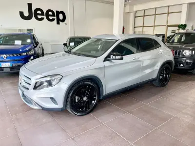 Usata Mercedes GLA220 Executive 170 CV (125 kW) 2014 Argento SUV
