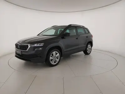 Second-hand Skoda Karoq Executive 150 CP (110 kW) 2025 Negru SUV
