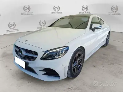 Usata Mercedes C220 Premium 194 CV (142 kW) 2021 Bianco Coupé