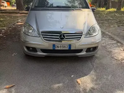 Usata Mercedes A180 Avantgarde 109 CV (80 kW) 2008 Grigio Berlina