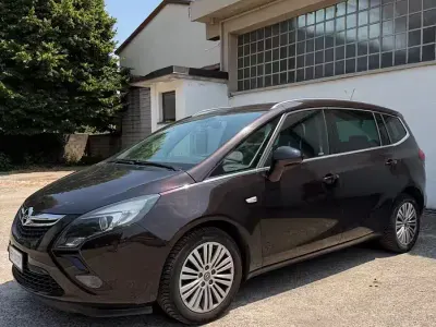 Usata Opel Zafira Tourer Cosmo 150 CV (110 kW) 2016 Marrone Monovolume