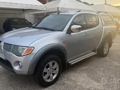 Usata Mitsubishi L200 Intense 136 CV (100 kW) 2006 Grigio Pick-up