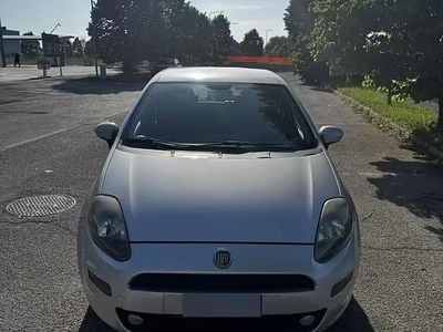Usata Fiat Grande Punto 77 CV (56 kW) 2012 Grigio Utilitaria