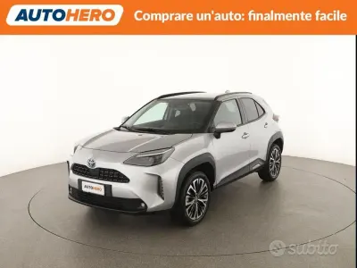 Usata Toyota Yaris Cross Lounge 92 CV (67 kW) 2024 Grigio SUV